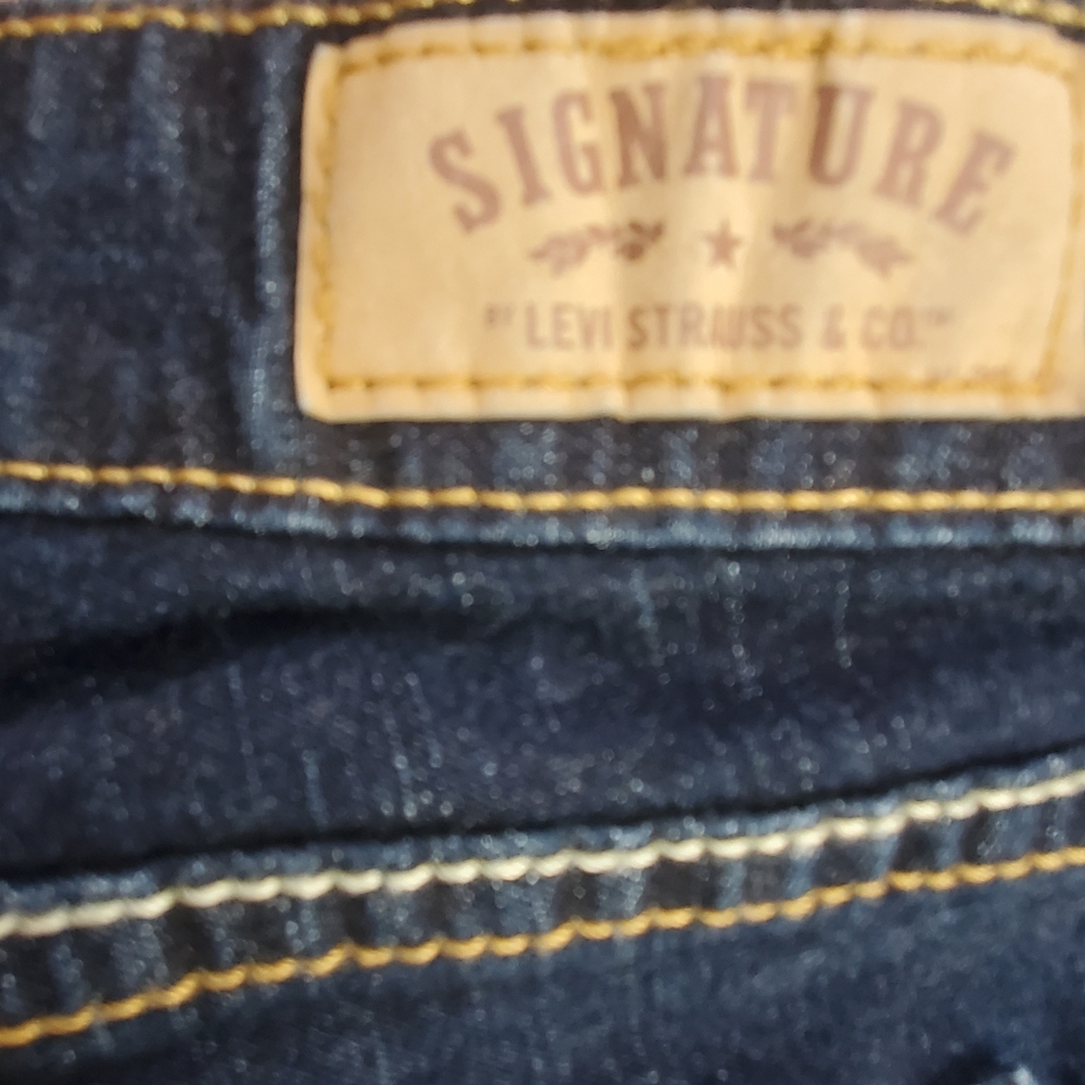 Levi's Signature Mid Rise Straight Women's Size 14 EUC - Picture 9 of 10